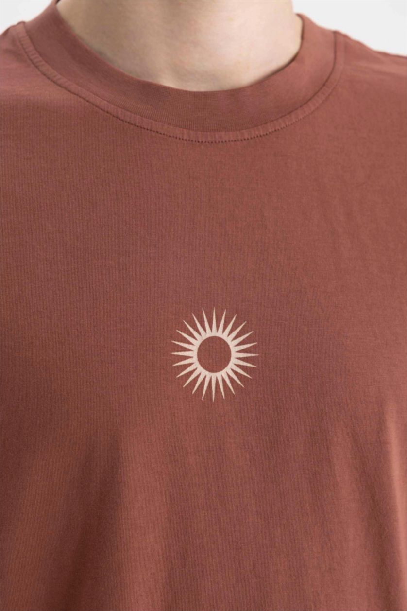 Erkek Açık Kahve Oversize Geniş Kalıp Bisiklet Yaka Sırt Baskılı Kısa Kollu Tişört