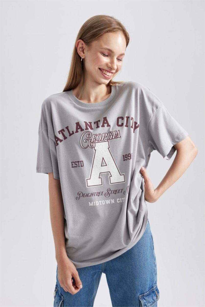 Woman Light Grey Oversize Fit Crew Neck Printed Short Sleeve T-Shirt