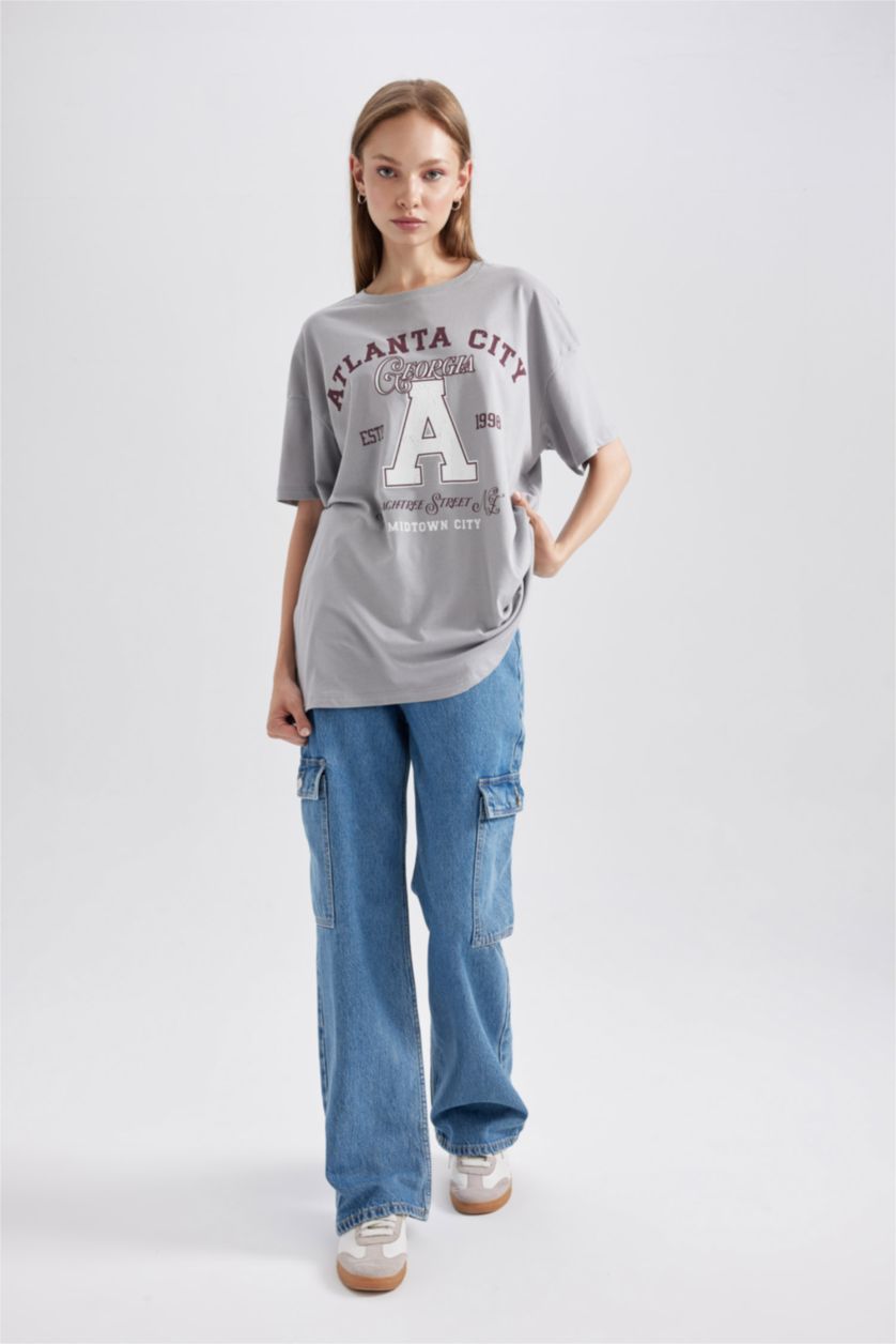 Woman Light Grey Oversize Fit Crew Neck Printed Short Sleeve T-Shirt