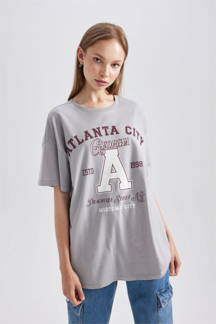 Woman Light Grey Oversize Fit Crew Neck Printed Short Sleeve T-Shirt