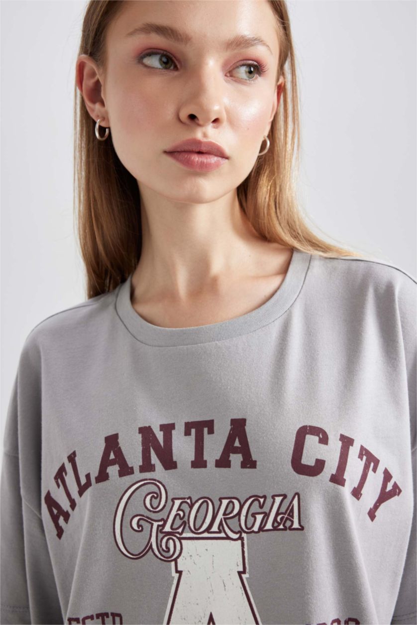 Woman Light Grey Oversize Fit Crew Neck Printed Short Sleeve T-Shirt