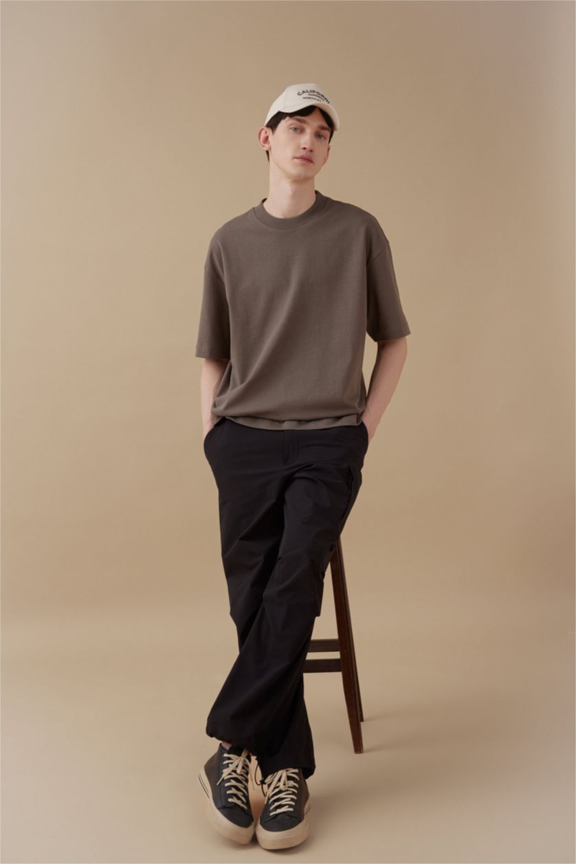 Мужчины Хаки Футболка оверсайз с круглым вырезом