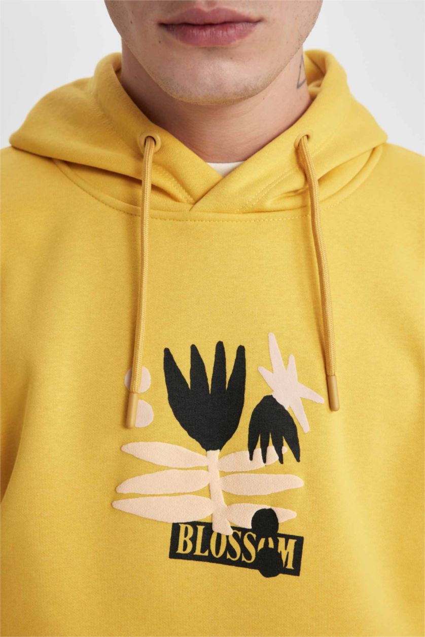 MAN Yellow Regular Fit Hooded Printed Sweatshirt