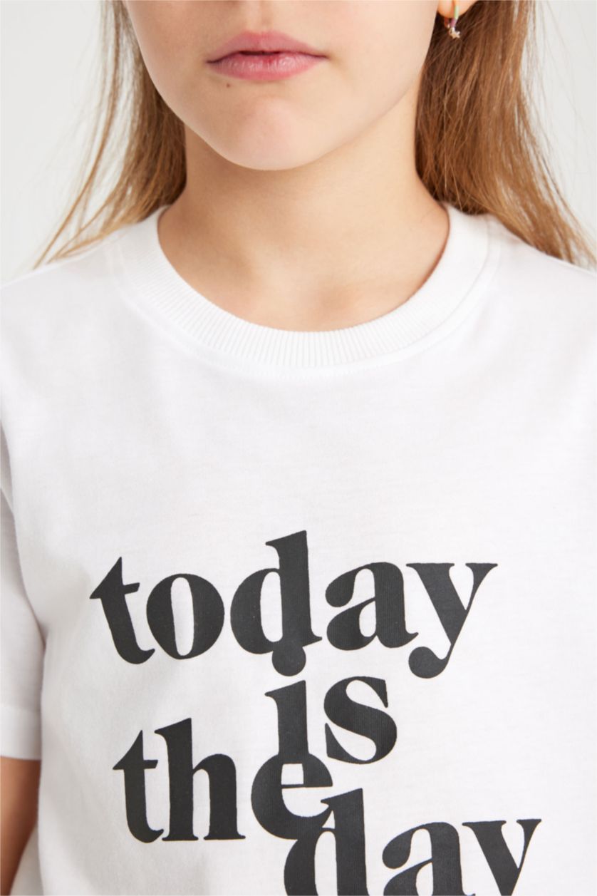 بنات أبيض تيشيرت بنات نص كم مطبوع قصة عادية برقبة مستديرة