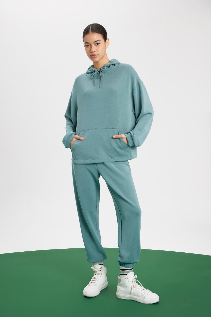 Kadın Yeşil Oversize Geniş Kalıp Modal Kapüşonlu Kanguru Cepli Sporcu Sweatshirt