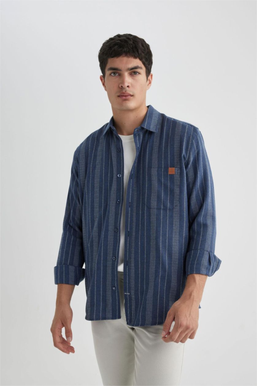 Erkek Lacivert Regular Fit Cep Detaylı Çizgili Krep Uzun Kollu Gömlek