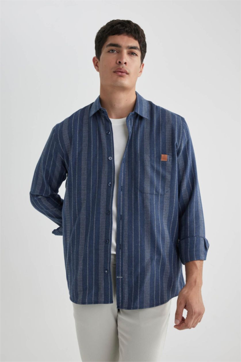 Erkek Lacivert Regular Fit Cep Detaylı Çizgili Krep Uzun Kollu Gömlek
