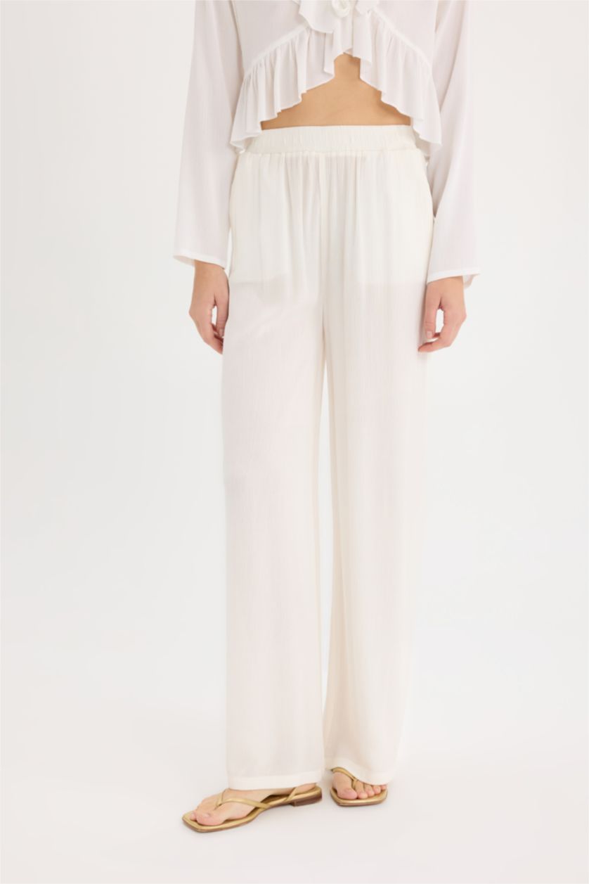 Woman White Wide Leg Double Pocket Crinkle Viscose Trousers