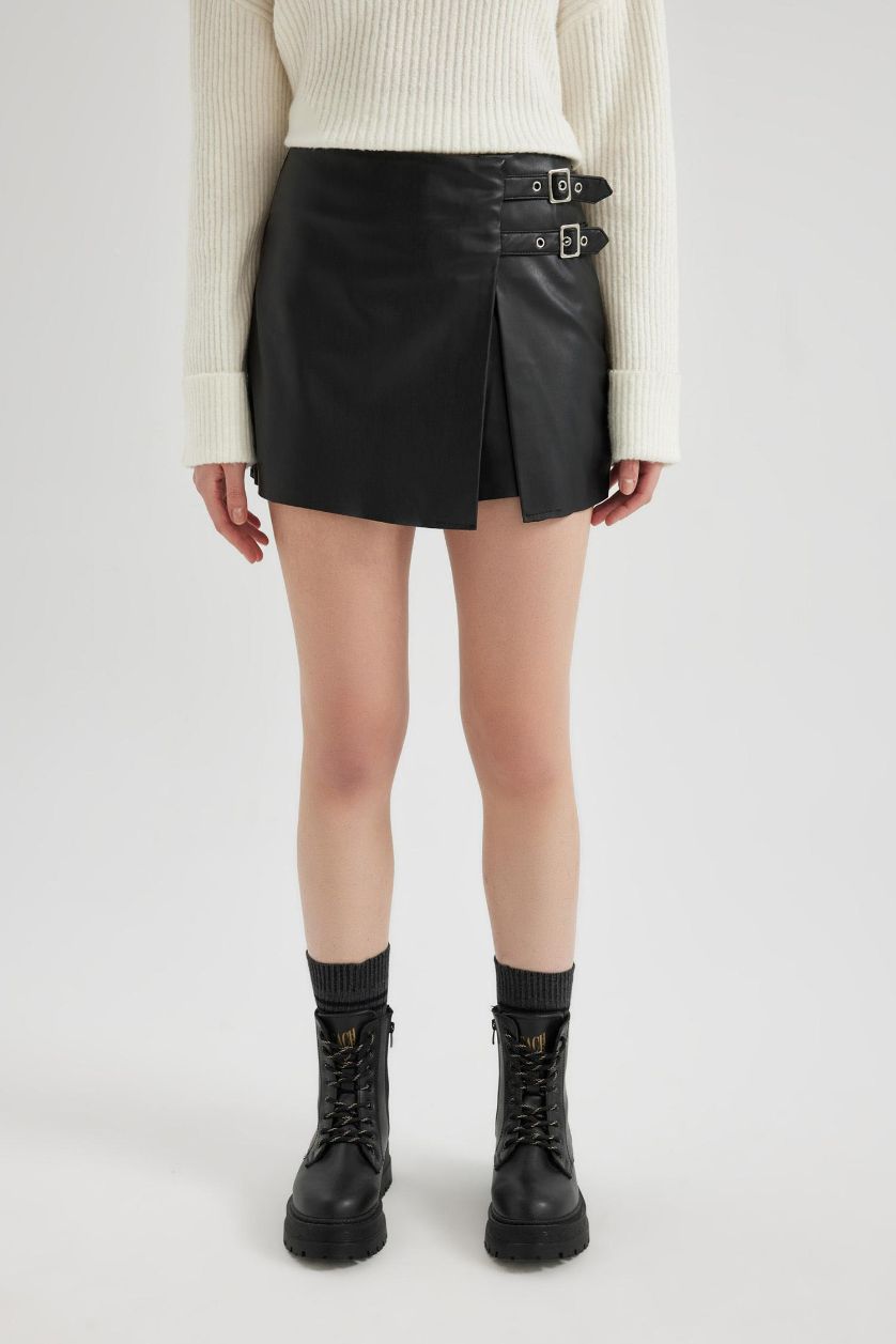 WOMAN Black Regular Fit Faux Leather Normal Waist Short