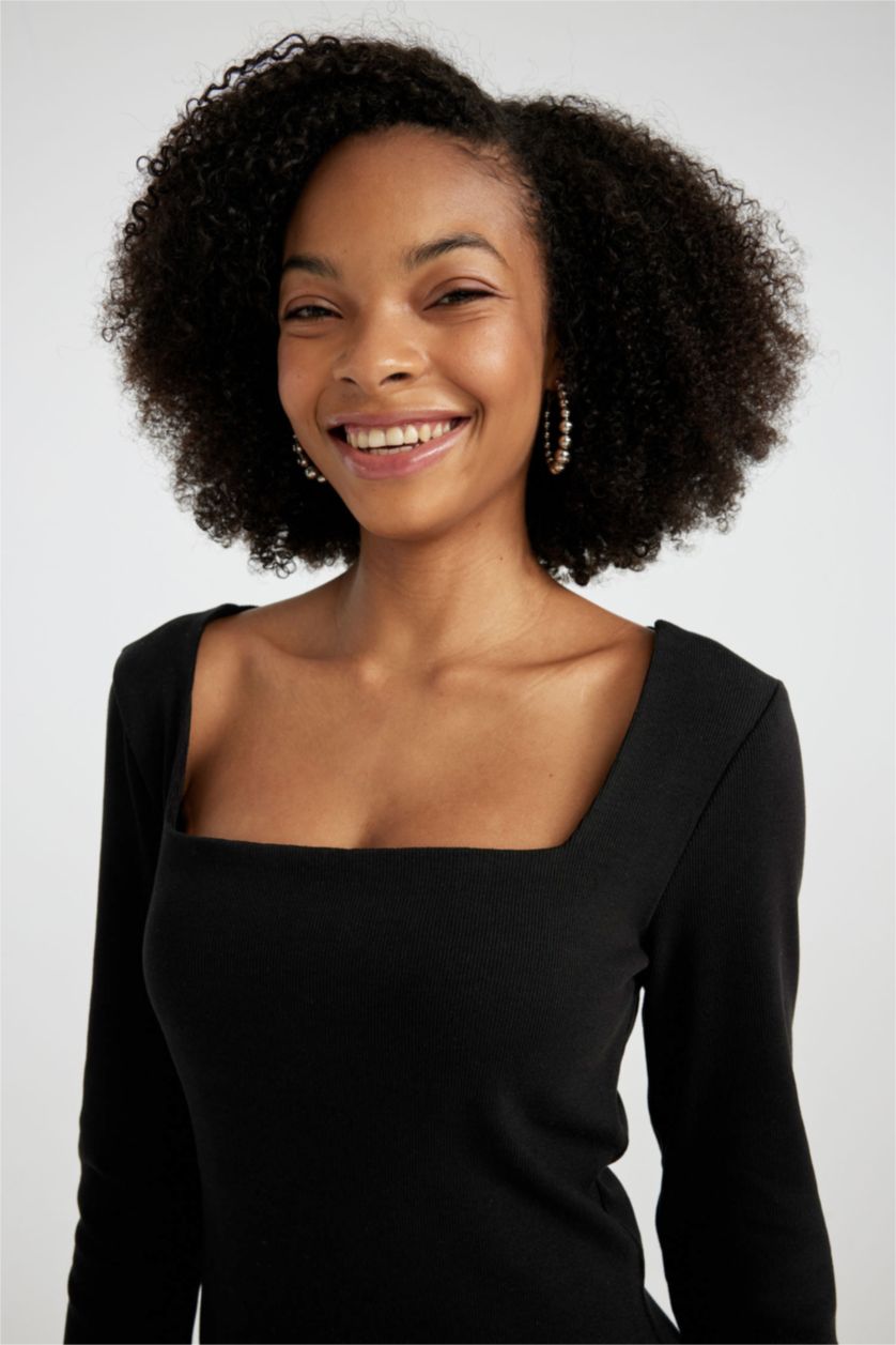 FEMME Noir Mini Robe Moulante à Col Carré Et Manches Longues à Lacets