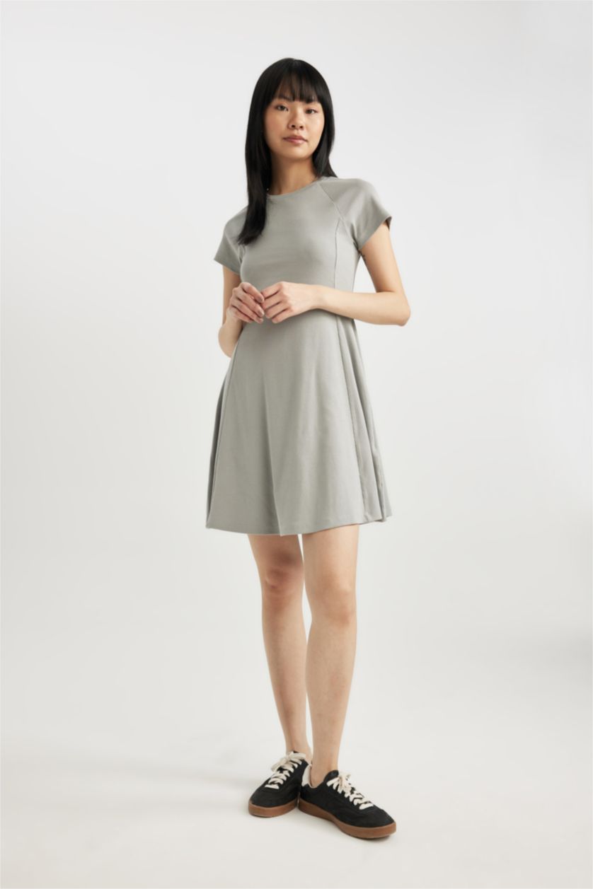 FEMME Gris Clair Mini Robe côtelée à manches courtes et col rond