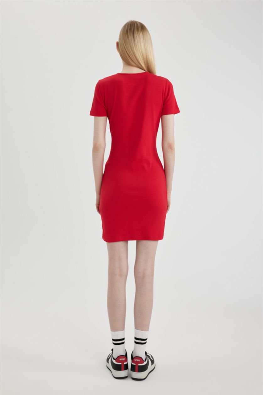 FEMME Rouge Robe courte moulante côtelée à manches courtes et col rond