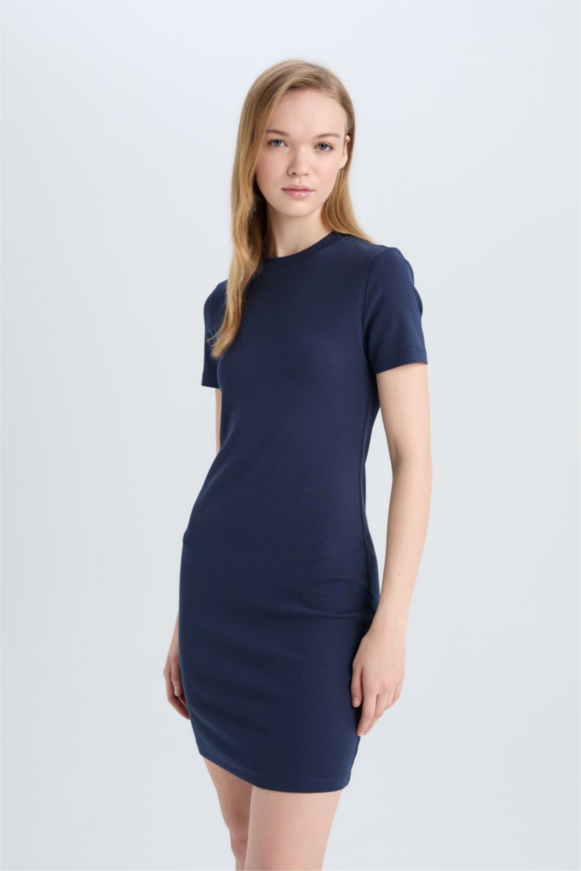 FEMME Marin Robe courte moulante côtelée à manches courtes et col rond