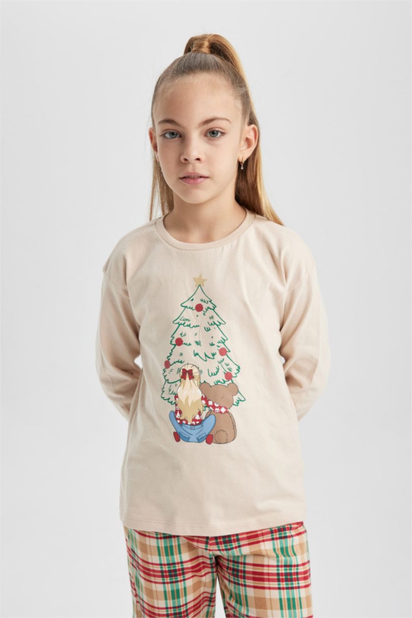 GIRLS & TEENS Beige Girl Christmas Themed 2 Piece Pajama Set