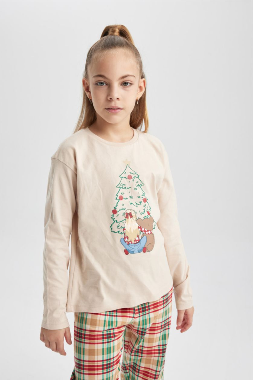 GIRLS & TEENS Beige Girl Christmas Themed 2 Piece Pajama Set