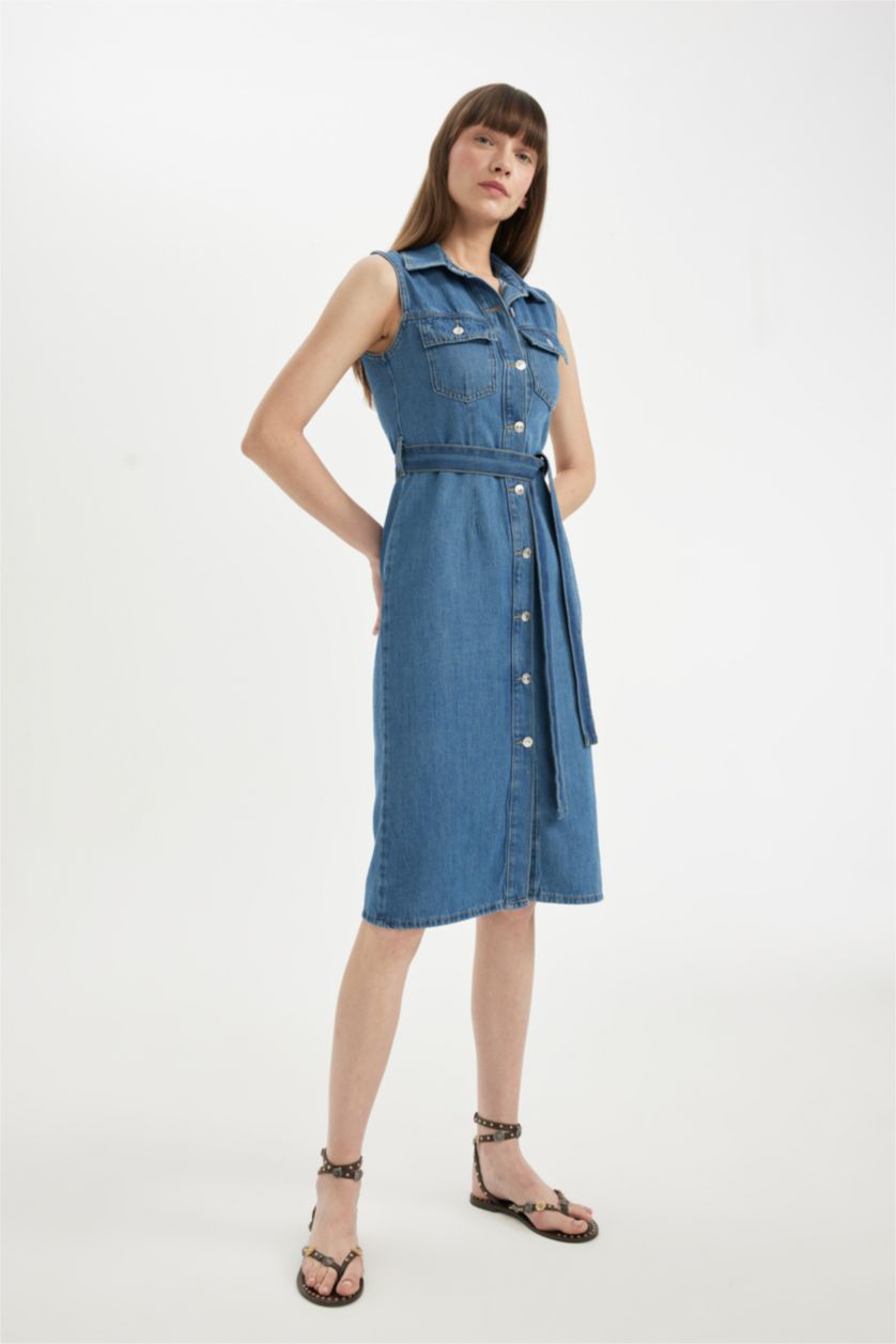 نساء أزرق فستان جينز طويل بدون ردن بحزام