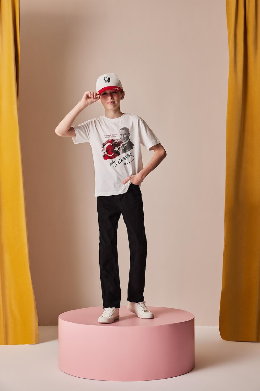 Erkek Çocuk - Genç Erkek Siyah Straight Fit Jean Erkek Çocuk