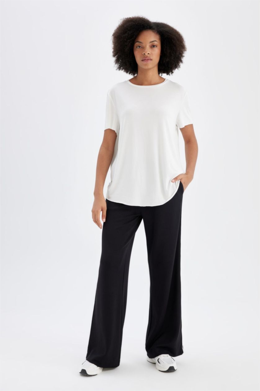 Kadın Ekru Oversize Geniş Kalıp Bisiklet Yaka Sporcu Modal Kısa Kollu Tişört