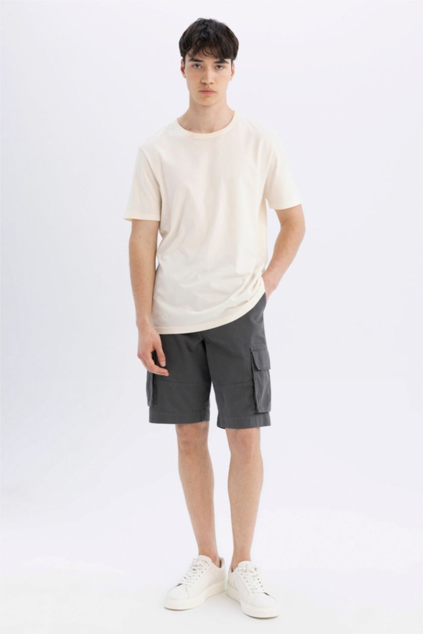 رجال أنثرا شورت قصة مريحة بجيب كارجو