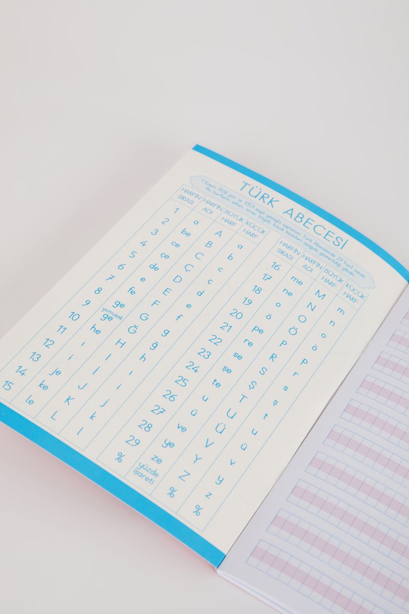 Kadın Neon Fuşya LOL Desenli 14,8x21 cm Yazı Defteri