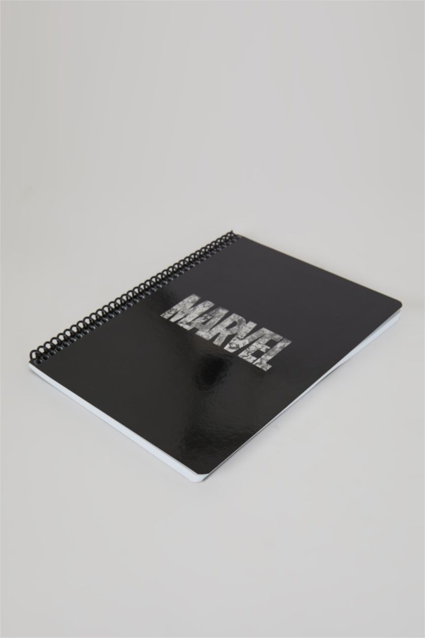 Kadın Siyah Marvel Desenli Kareli Spiralli 16,5x22,5 cm Not Defteri