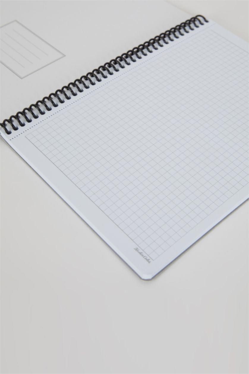 Kadın Siyah Marvel Desenli Kareli Spiralli 16,5x22,5 cm Not Defteri