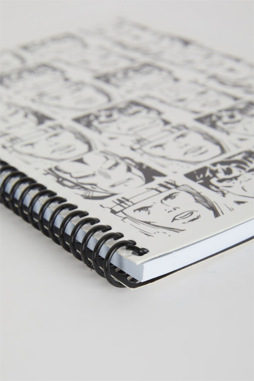 Kadın Beyaz Marvel Desenli Kareli Spiralli 16,5x22,5 cm Not Defteri