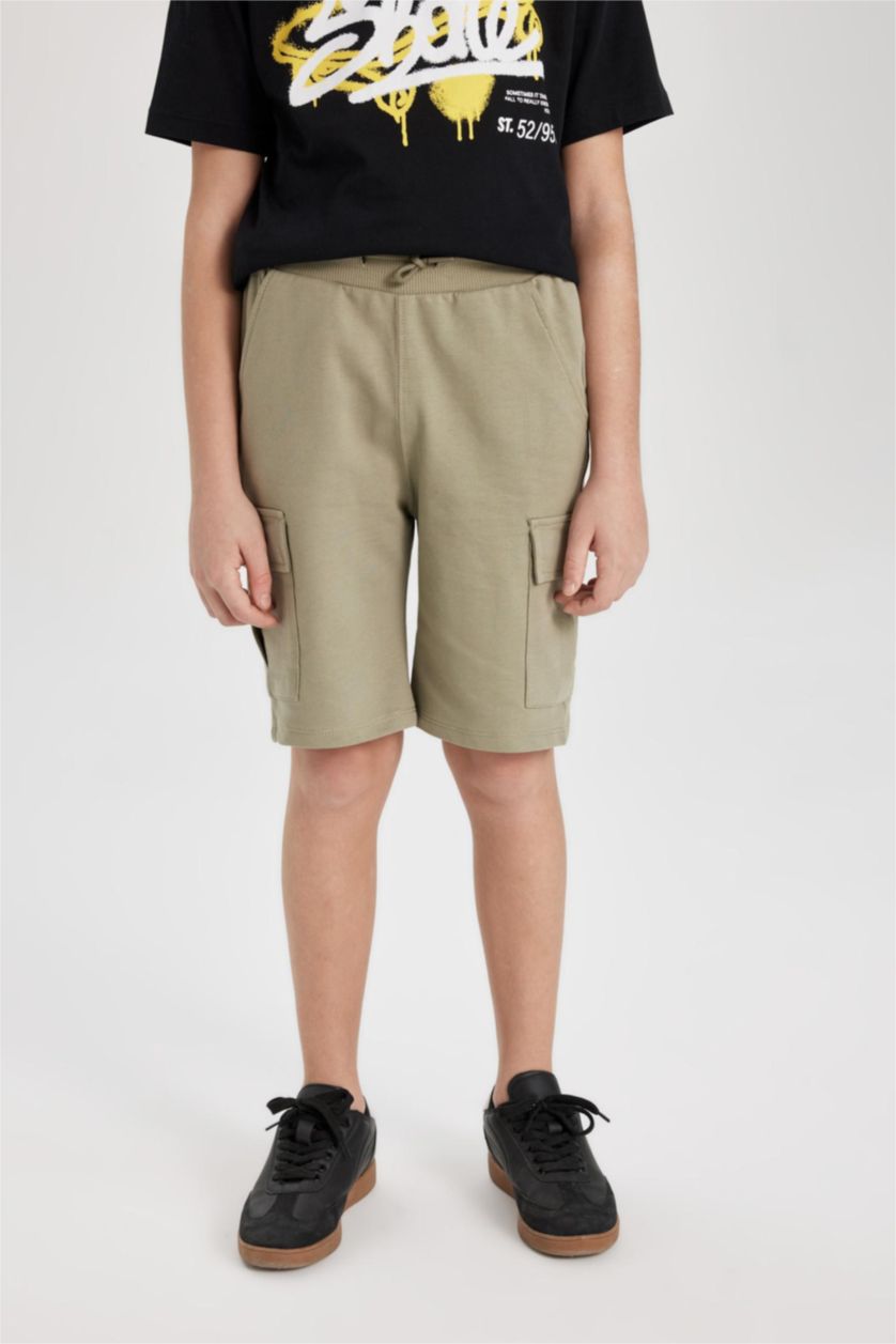 أولاد كاكي فاتح شورت ولادي كارجو قماش رقيق قصة عادية بجيب