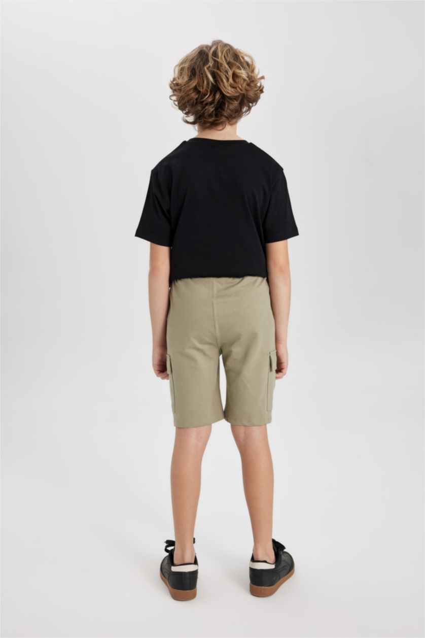 أولاد كاكي فاتح شورت ولادي كارجو قماش رقيق قصة عادية بجيب