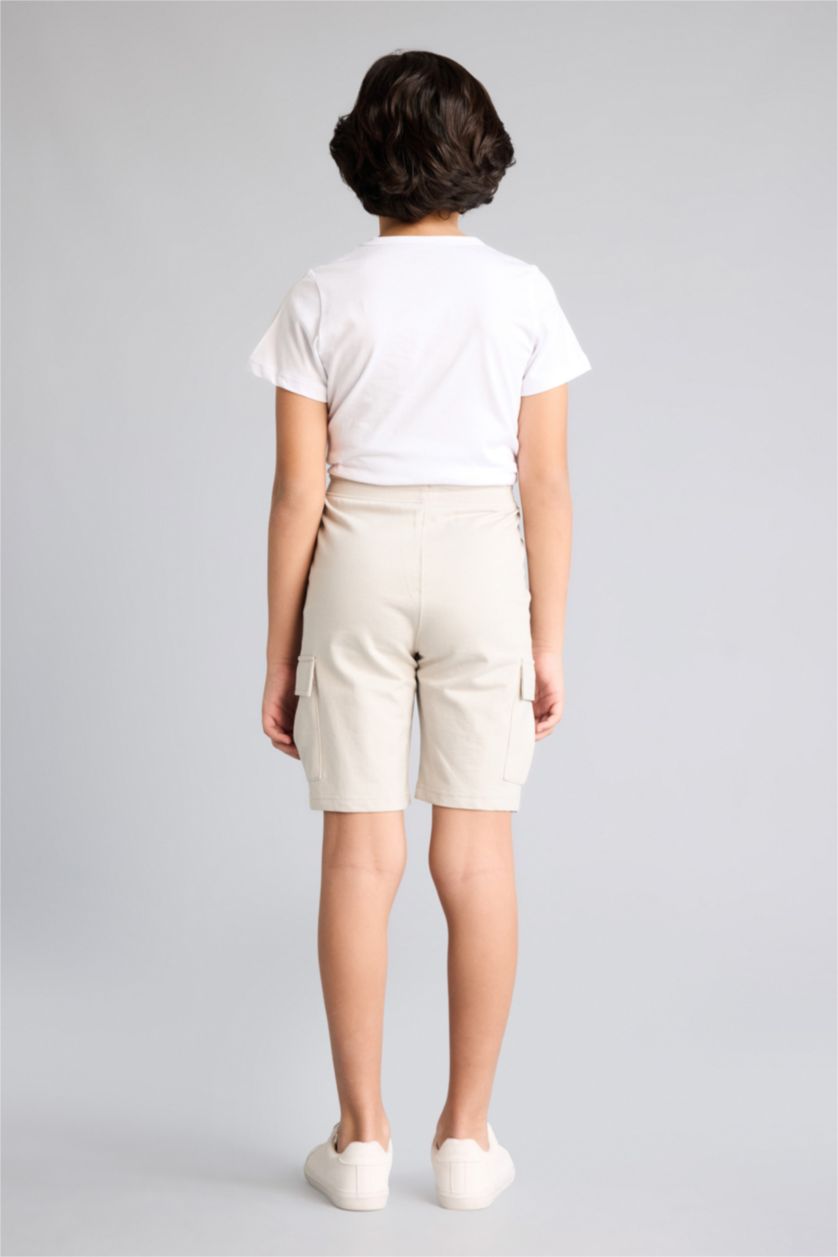 أولاد رمادي فاتح شورت كابري قماش رقيق قصة عادية