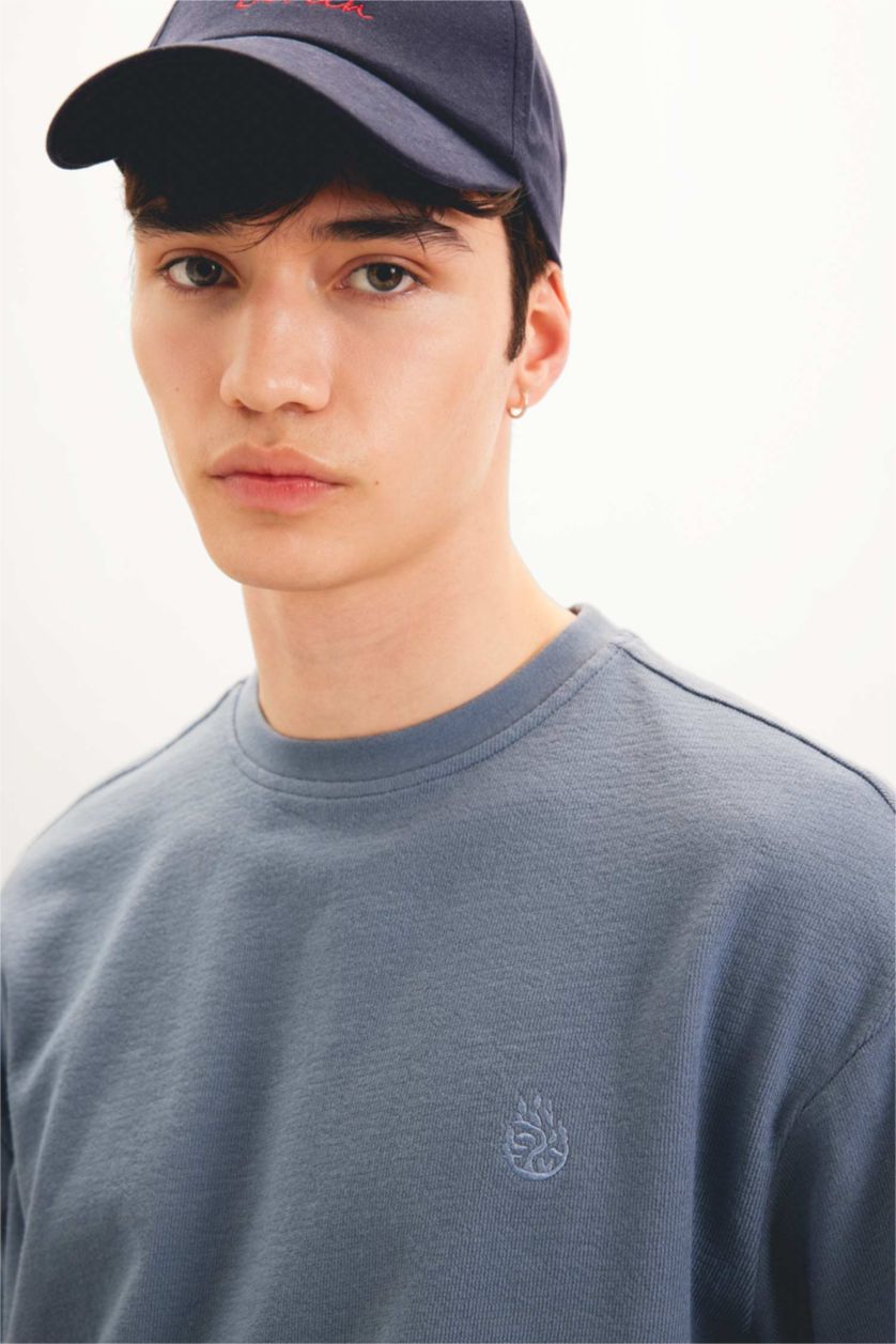 Man Light Indigo Comfort Regular Fit Relaxed Fit Crew Neck Printed T-Shirt