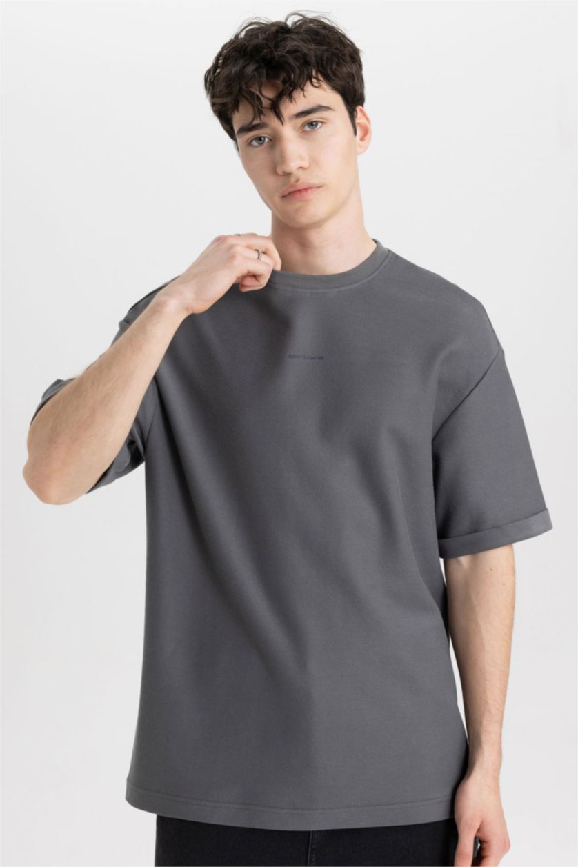 رجالي رمادي تي شيرت قصة مريحة برقبة مستديرة وقماش سميك