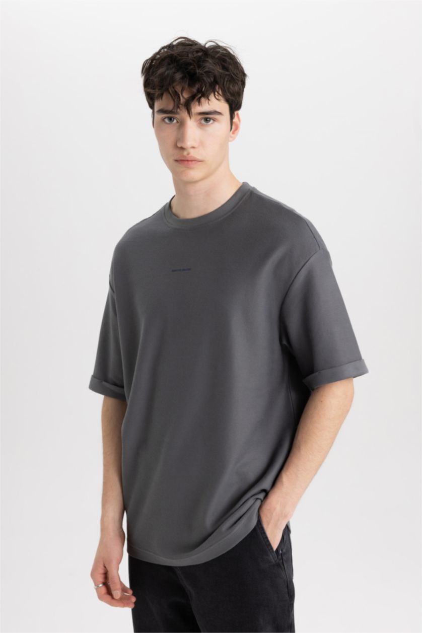 رجالي رمادي تي شيرت قصة مريحة برقبة مستديرة وقماش سميك