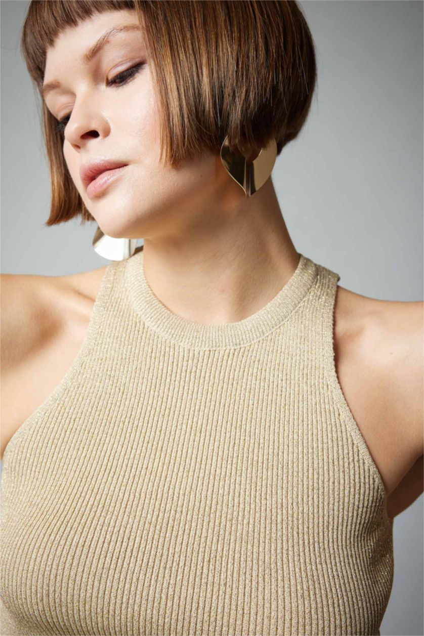 حريمي بيج تانك توب سليم فيت بياقة هالتر