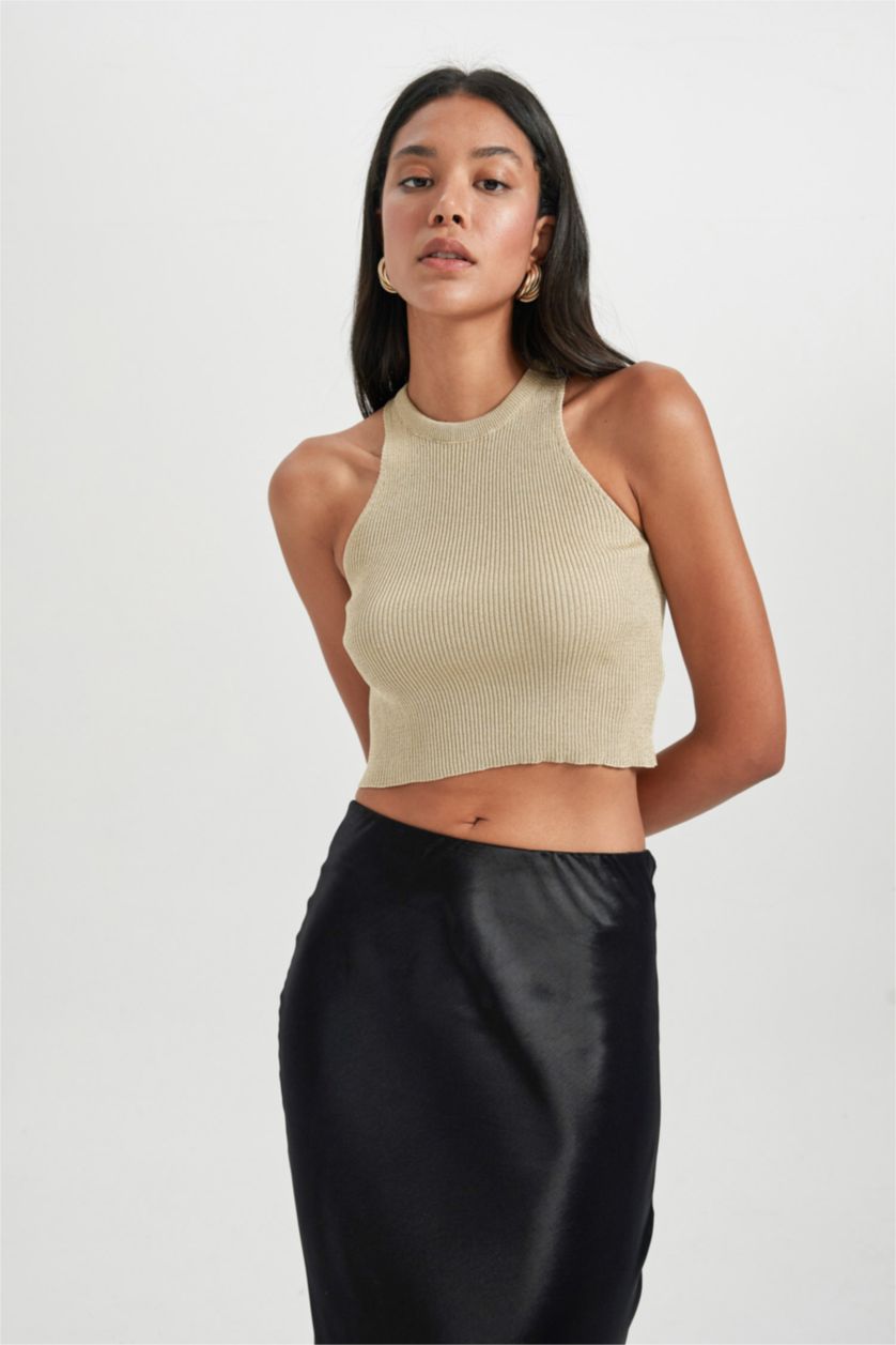 حريمي بيج تانك توب سليم فيت بياقة هالتر