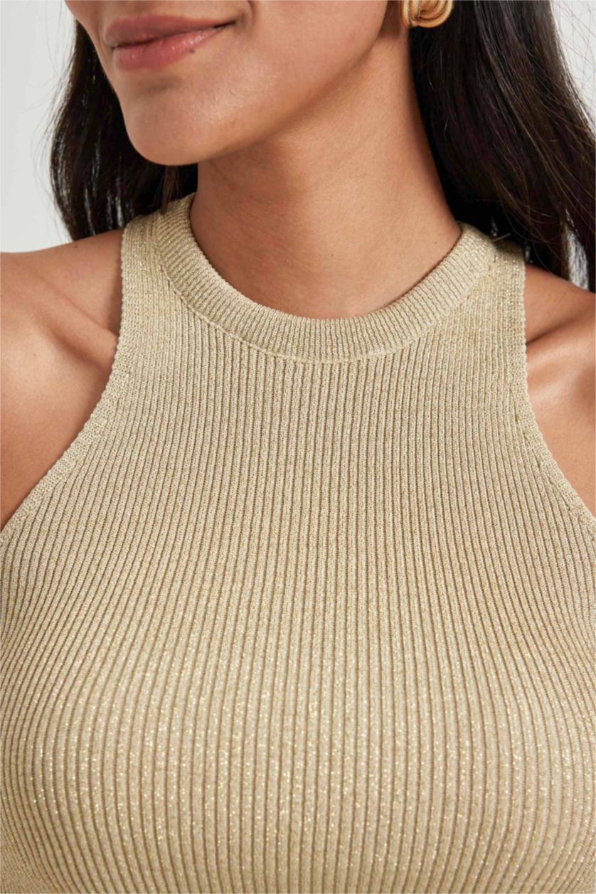 حريمي بيج تانك توب سليم فيت بياقة هالتر