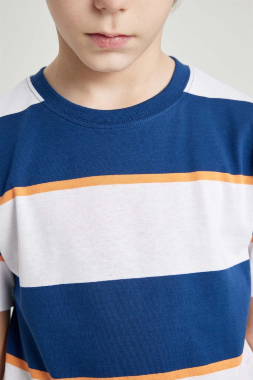 Erkek Çocuk - Genç Erkek Beyaz Erkek Çocuk Bisiklet Yaka Çizgili Kısa Kollu Tişört