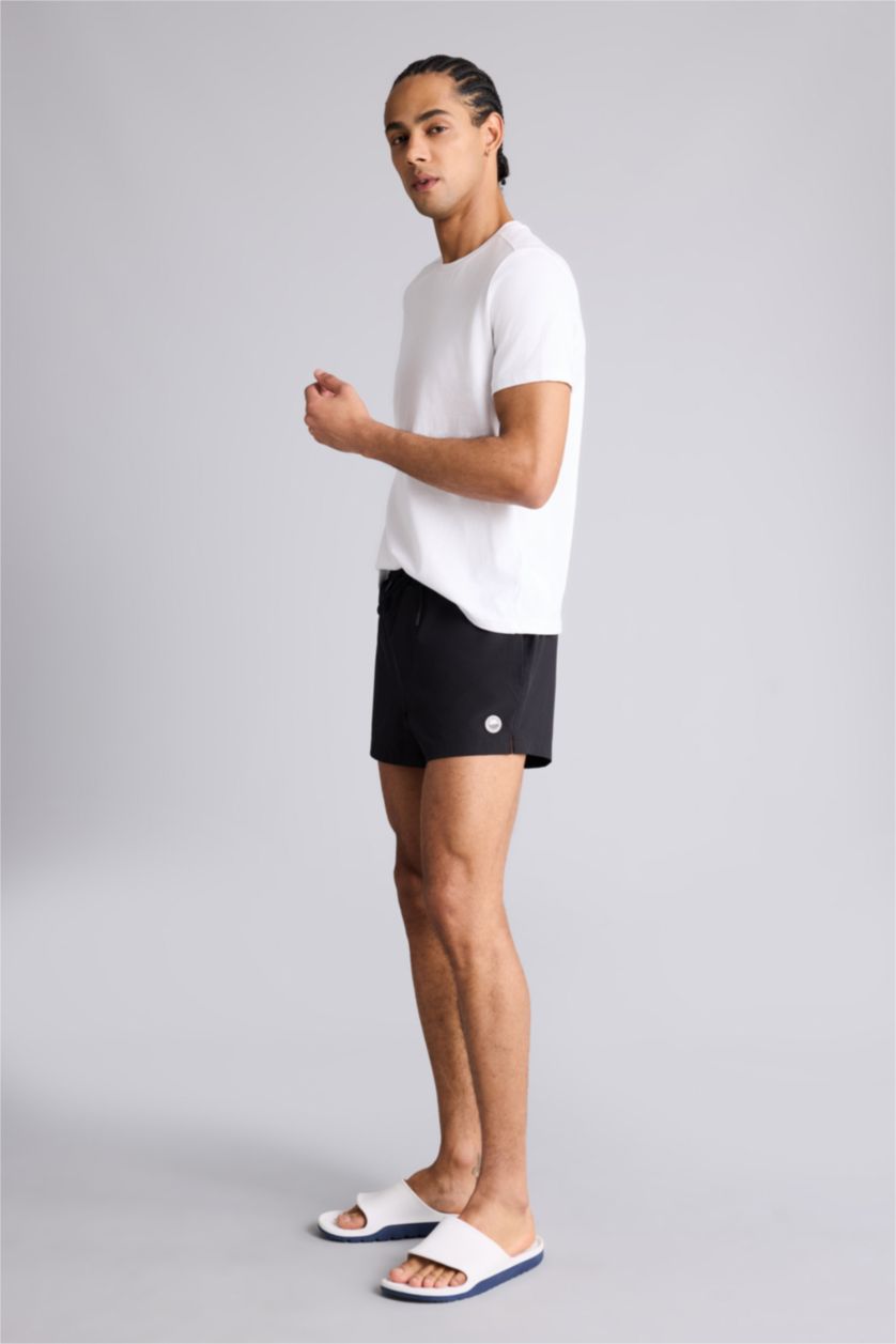 Erkek Siyah Andy Baskılı Esnek Dokulu Kısa Boy Sporcu Deniz Şortu