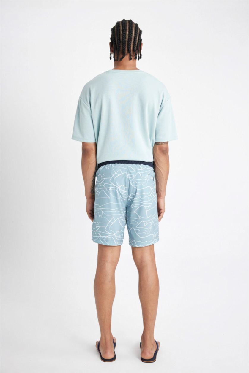 Erkek Açık Mavi Regular Fit Baskılı Esnek Dokulu Diz Boyu Sporcu Deniz Şortu