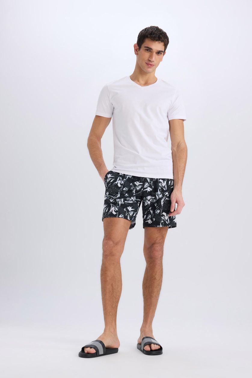 Erkek Siyah Regular Fit Baskılı Esnek Dokulu Diz Boyu Sporcu Deniz Şortu