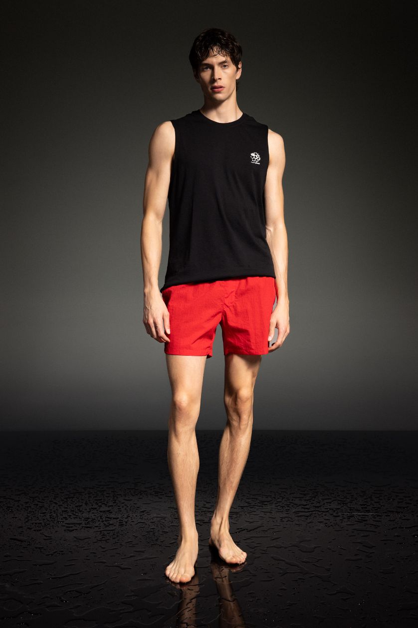 Erkek Kırmızı Baskılı Kısa Boy Sporcu Deniz Şortu