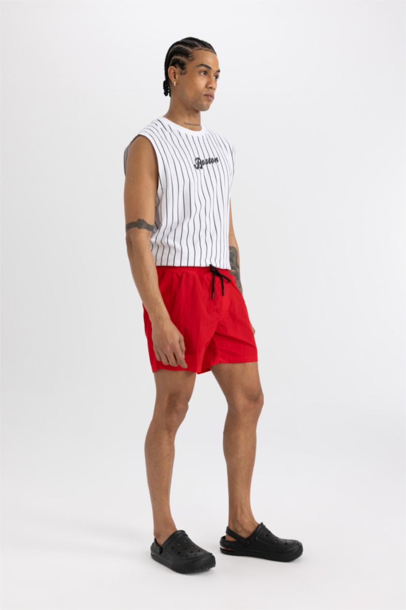 Erkek Kırmızı Baskılı Kısa Boy Sporcu Deniz Şortu