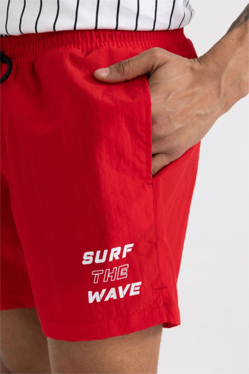 Erkek Kırmızı Baskılı Kısa Boy Sporcu Deniz Şortu