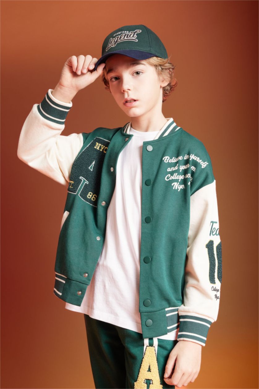 أولاد أخضر غامق سويتر ولادي قصة عادية بياخة مستديرة