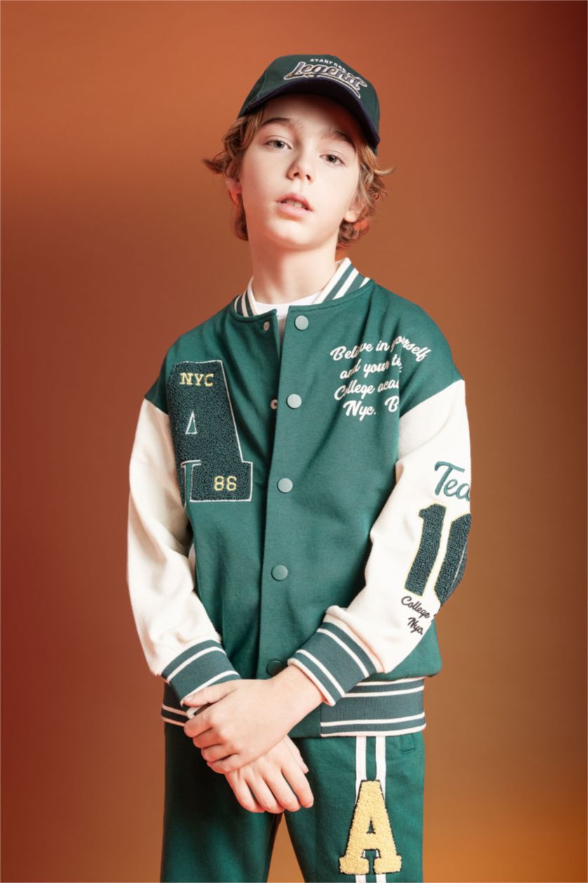 أولاد أخضر غامق سويتر ولادي قصة عادية بياخة مستديرة