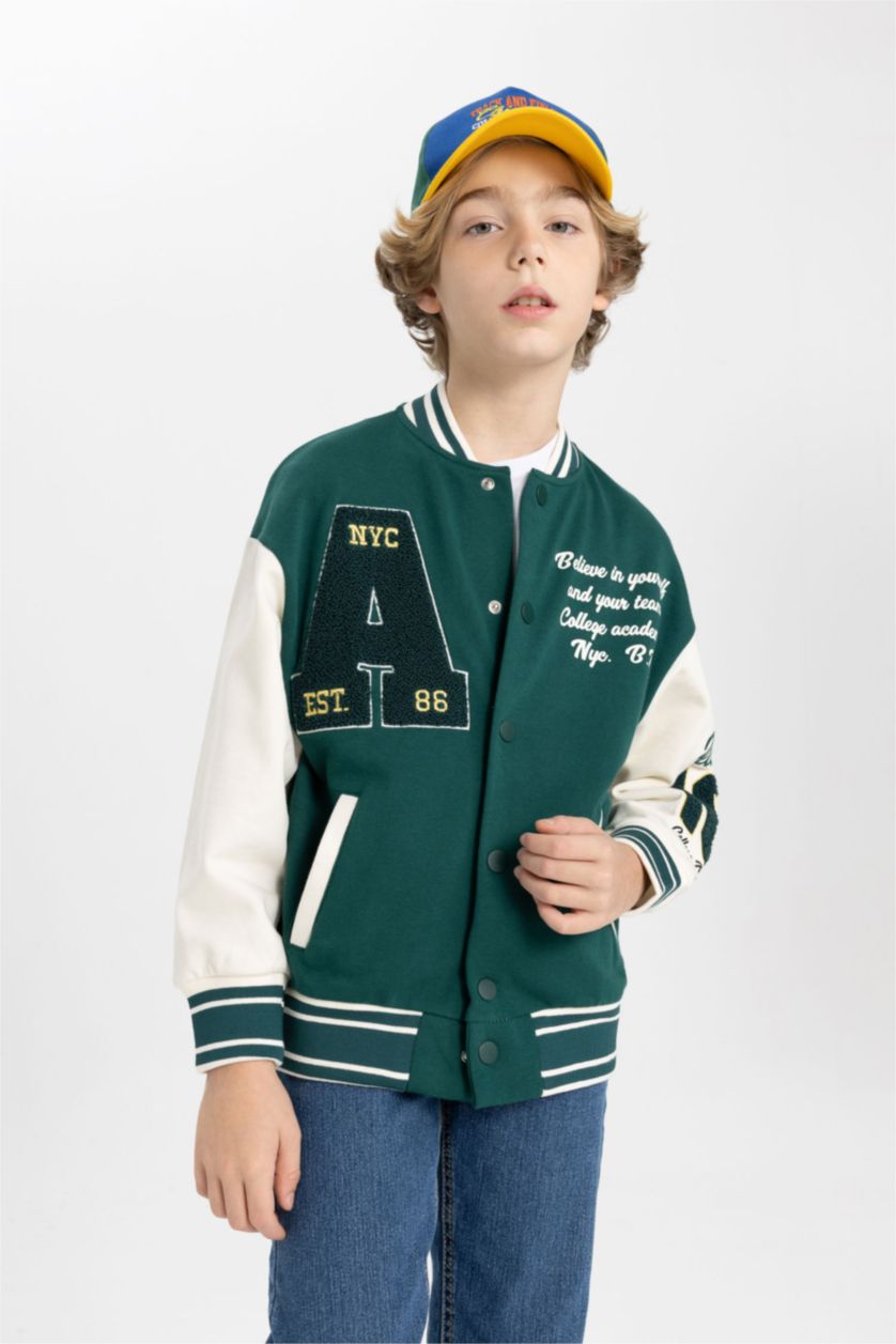 أولاد أخضر غامق سويتر ولادي قصة عادية بياخة مستديرة