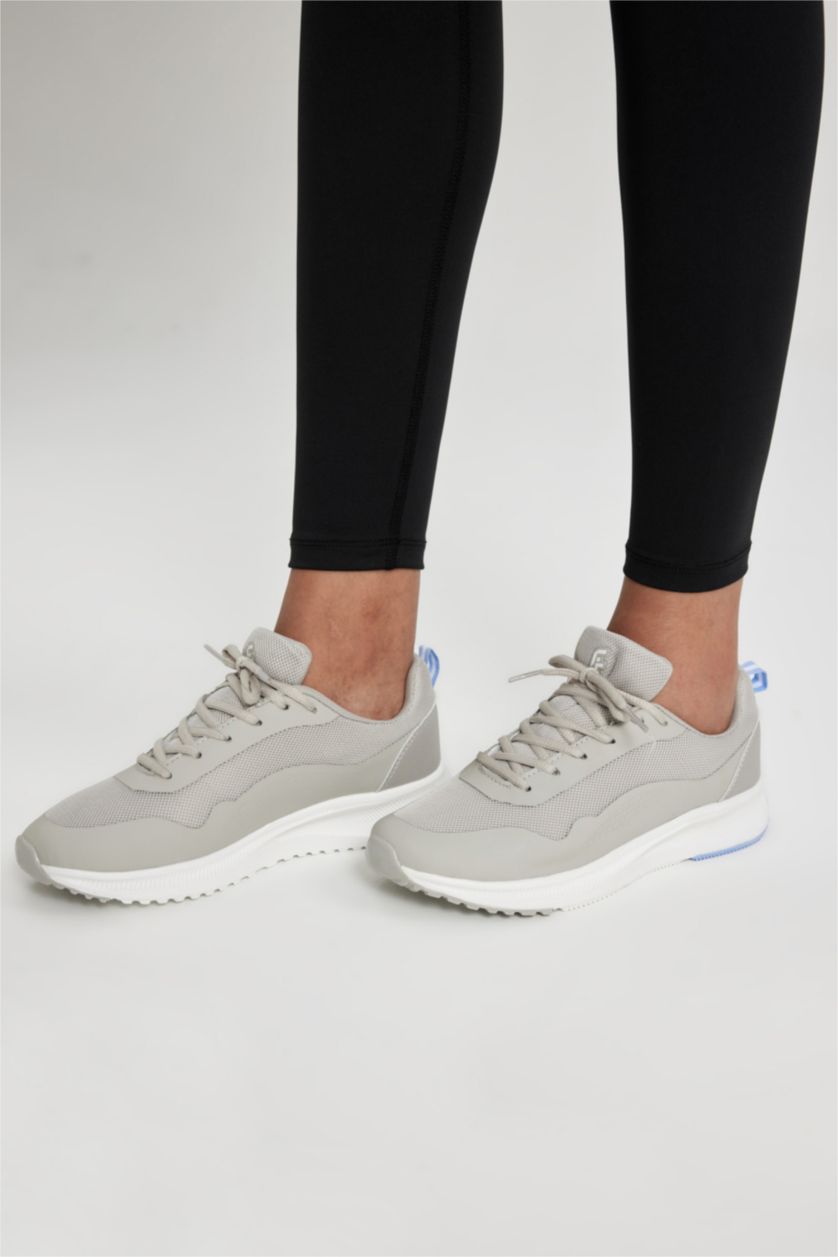 حريمي رمادي حذاء رياضي حريمي جلد صناعي برباط