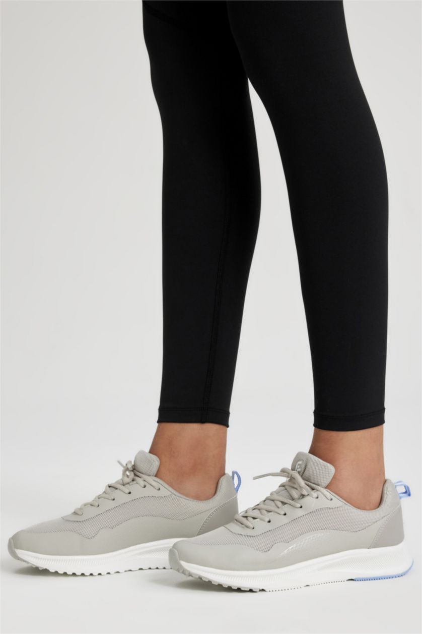 حريمي رمادي حذاء رياضي حريمي جلد صناعي برباط