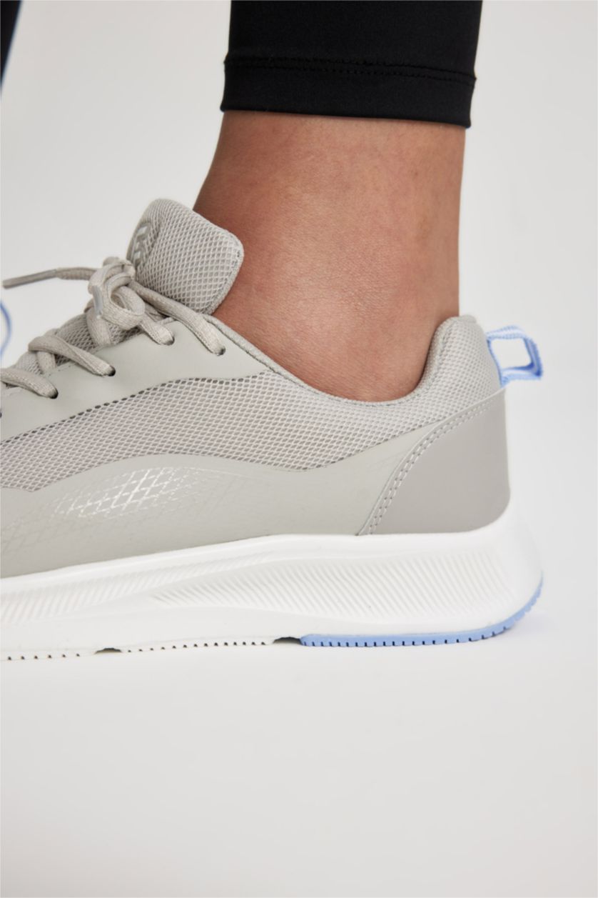 حريمي رمادي حذاء رياضي حريمي جلد صناعي برباط