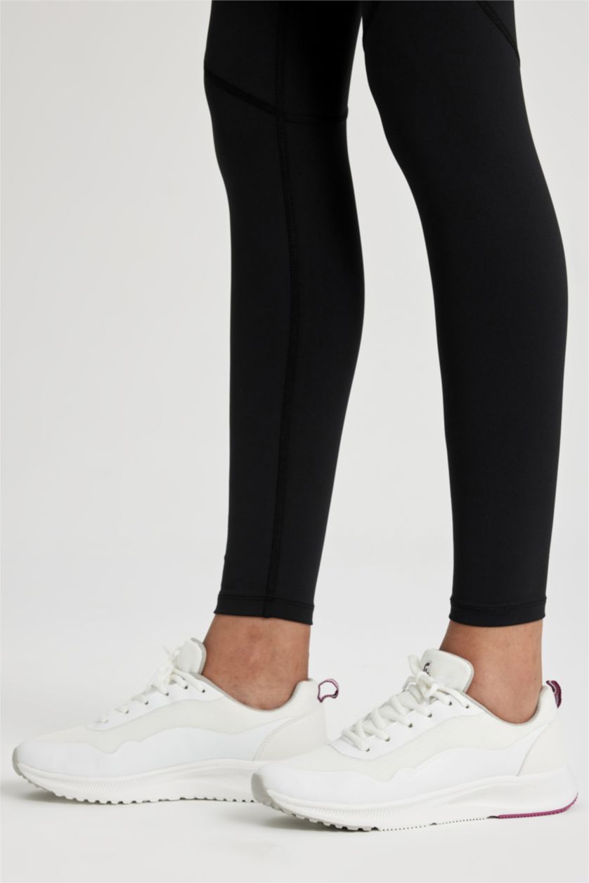 Kadın Beyaz Kadın Tırtıklı Taban Bağcıklı Suni Deri Spor Ayakkabı